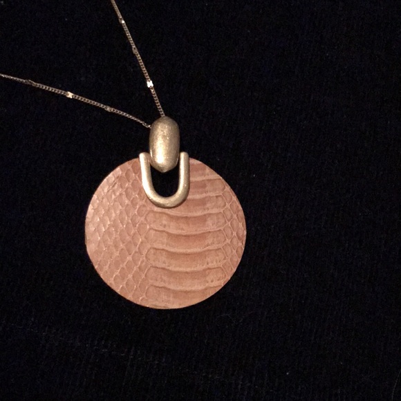 Light weight long necklace - Picture 2 of 2